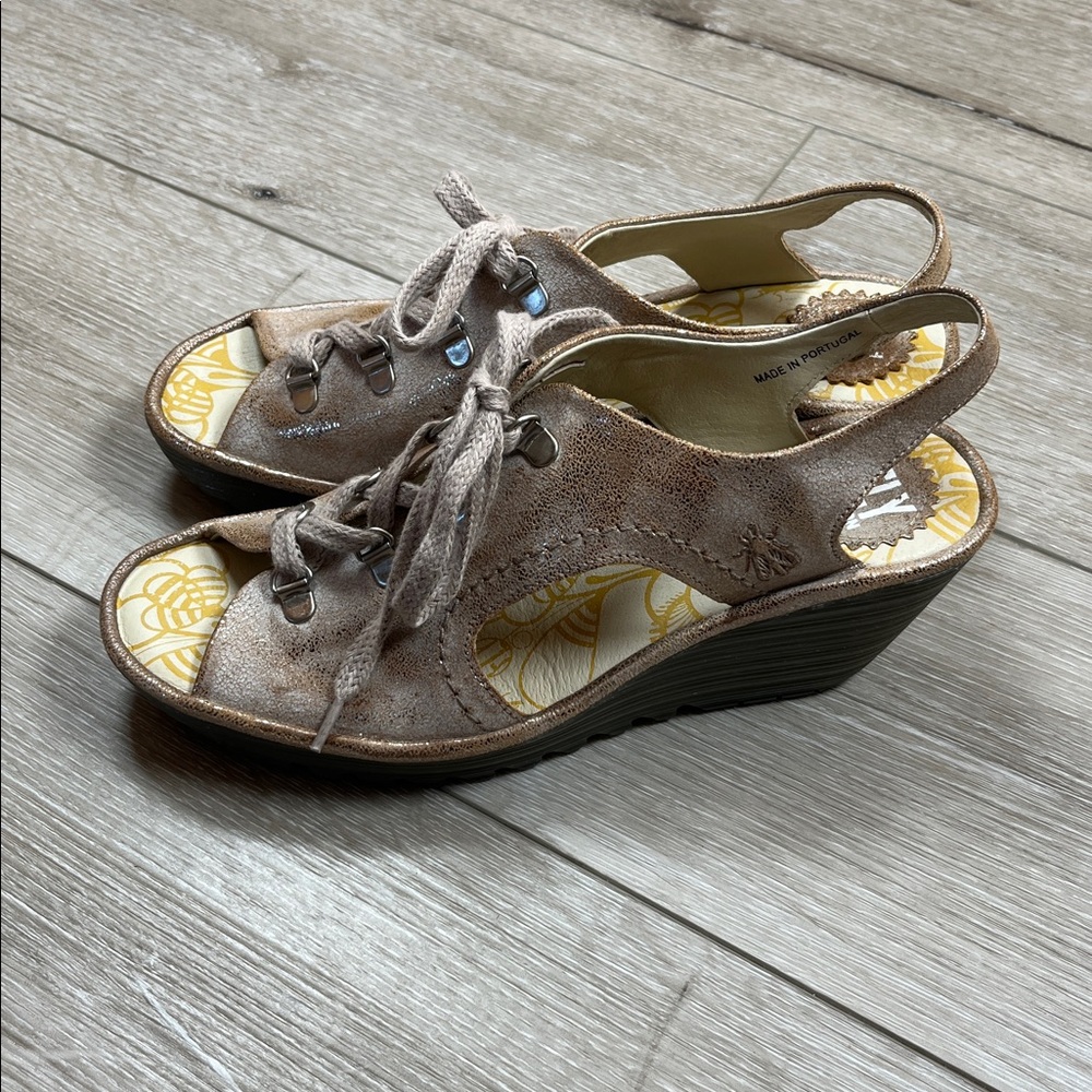 Fly London Metallic Taupe Lace-Up Slingback Sandals size 9